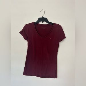 TOMMY HILFIGER FAVORITE V-NECK T-SHIRT